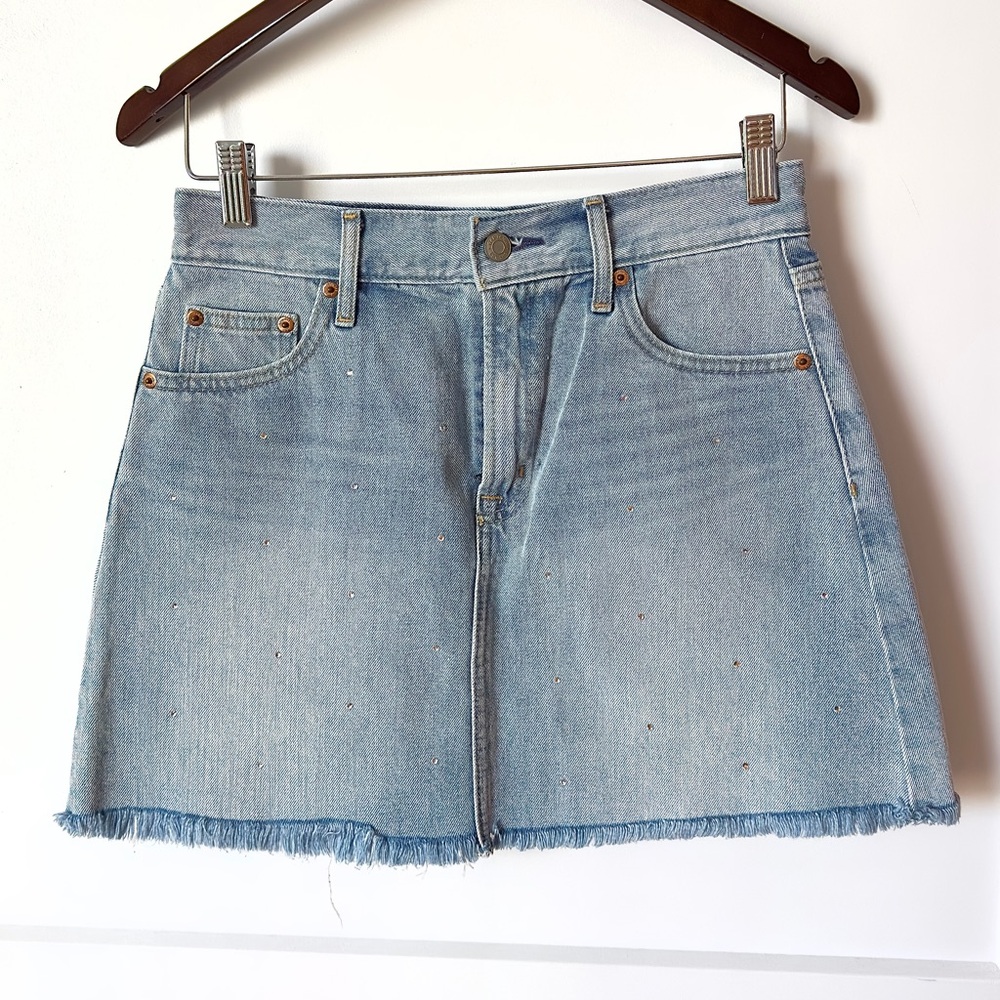 GAP Icon Denim Skirt with Rhinestone Details – Size 26 (2P)
